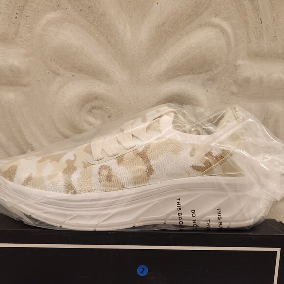 J/Slides Urban Sport NWB Hattie Sneakers, Beige Camo Knit 8.5. NIB - Picture 2 of 10